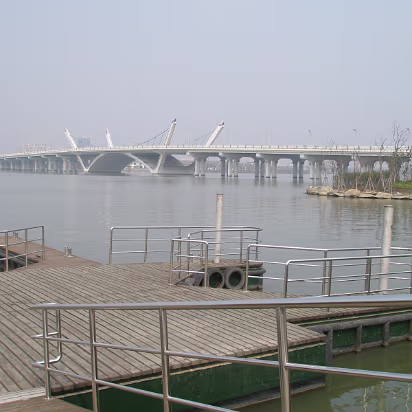 Family_Pics-002 The Lihu bridge.