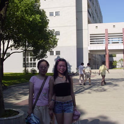 Moving_Day-003 Hanhan with Wang Siting.