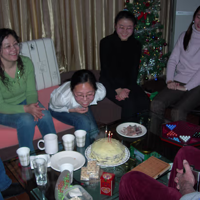 New_Year_2006-006 Blow the candles out.