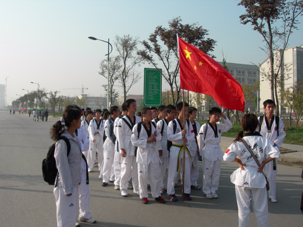 Taekwondo Outing Hanhan joined the university martial arts club. We went on an outing to Tai Lake.