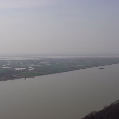 Caishi_Mar_2005-007 The Changjiang River.