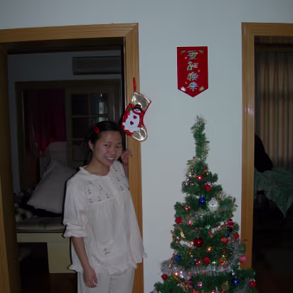 Christmas_2005-001 Hanhan & our first Christmas Tree!