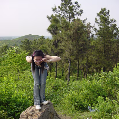 Putang_May_2005-008 Hanhan's balancing act.