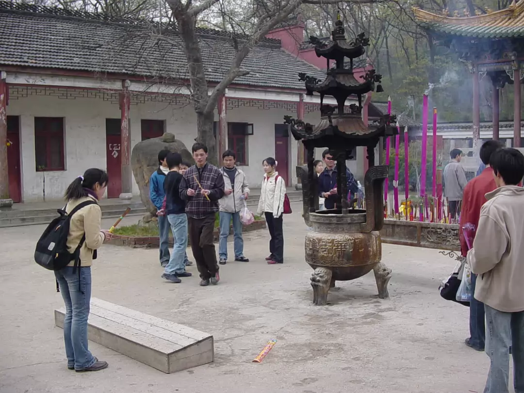 Temple_Mar_2004-005