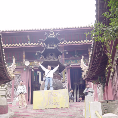 Temple_Mar_2004-014 Finally, the top of the stairs!