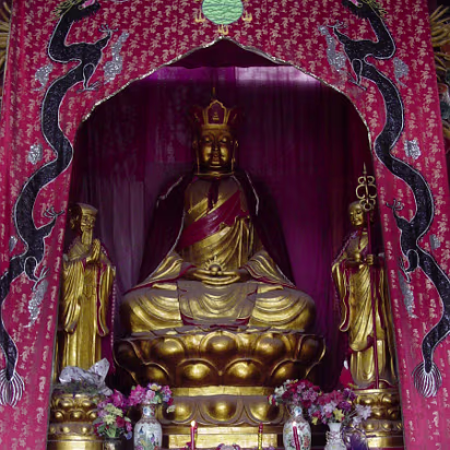 Temple_Mar_2004-016 The 'Forbidden Buddha', no pictures allowed.