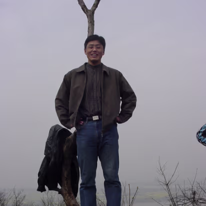 Temple_Mar_2004-021 Power Lee the King of the hill!