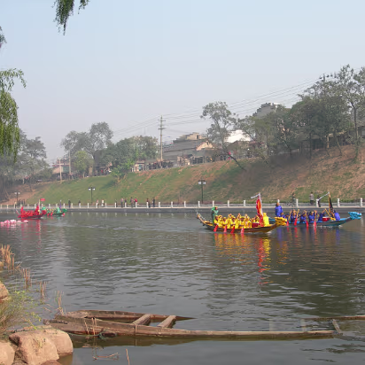 Tourism_Student_Outing-007 Preparing for the race.