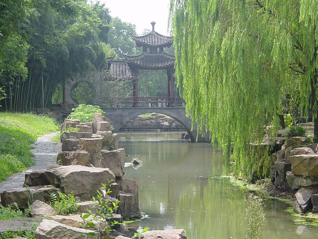 Caishi Aug 2004 Me, Tony, Xiaohua, and Ben visited here one VERY hot day.