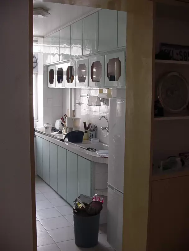 Apt_2005-008