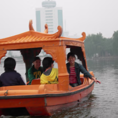 3_Horses_Nov_2005-009 A pirate attack!