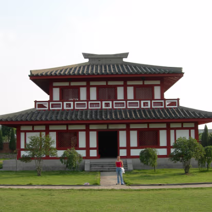 Zhu_Ran-016 At the museum of Zhu Ran artifacts.