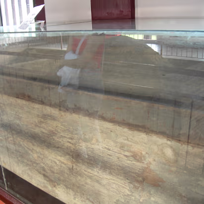 Zhu_Ran-020 Zhu Ran's coffin. This site is his actual burial ground.