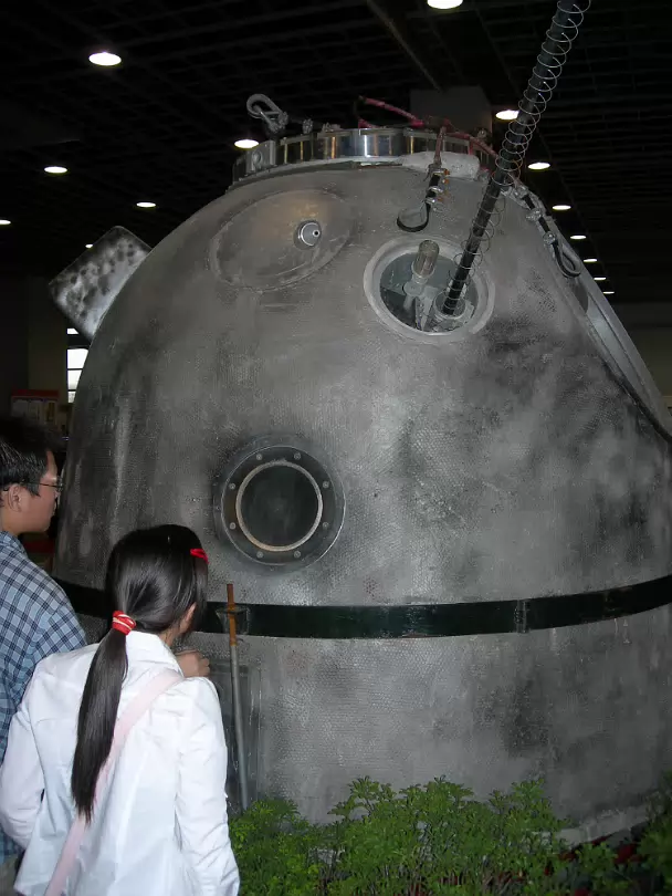 Space_Exhibit-010