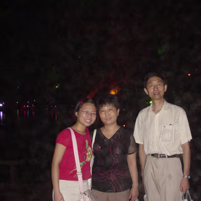 Shitai_Aug_2005-011 Hanhan, mom, and dad.