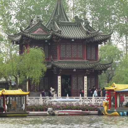 Yangzhou-Apr-07-040 Emperor's mother's 'room' where she stayed for her birthday visit.