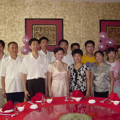 Wedding-Dinner-15 Hanhan and her entire family.