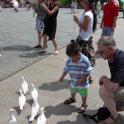 Ling-Shan-18 Ben & the 'magic' pigeons. They can tell your future.