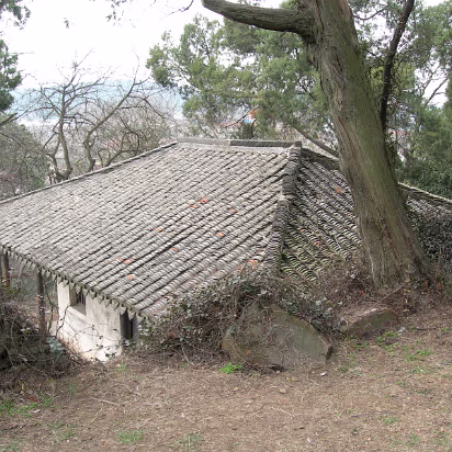 Mei-Yuan-14 An old Chinese building. These are getting hard to find nowadays.