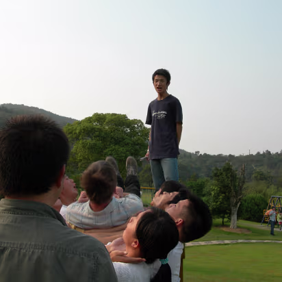 MidAutumnFest2006-13 They didn't drop me!