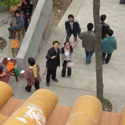 Peach-Festival-09 Hanhan and her dad coming up for lunch. Tuna sandwiches, yummy!