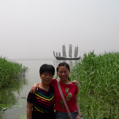 Turtle-Head-Island-16 Old women near Tai Lake. Ha!