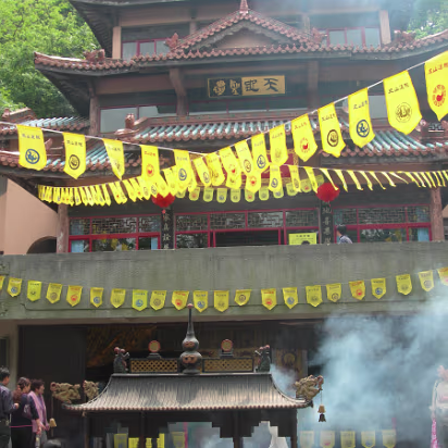 Turtle-Head-Island-25 The obligatory incense stencher.