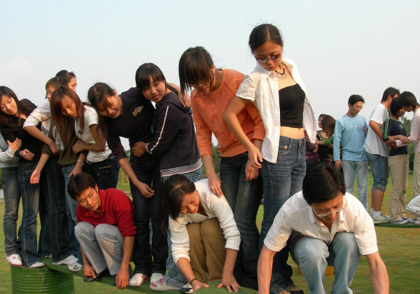 Mid Autumn Festival 2006 Mid Autumn Festival 2006 We went on an outing to Dragon Head Park with 40 people. Had a great time.