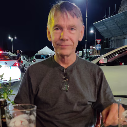 Italy-035 Gary went with a pizza. No sauce was present. If it were America, he'd send it back.