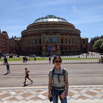 UK-2022-290 Royal Albert Hall is directly across the street from the memorial.