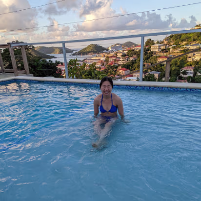 USVI-0012 The sun hasn't yet reached the pool area but you can see it behind Hanhan. Once it is present, its time to leave the pool.