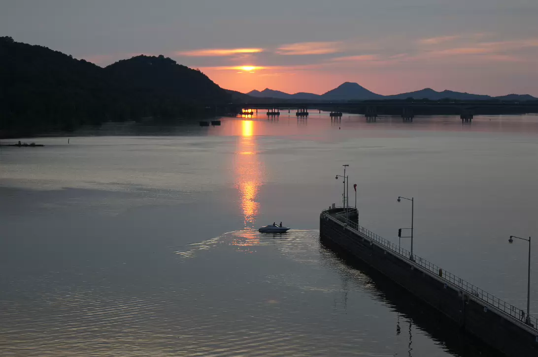 Big_Dam_Bridge-007