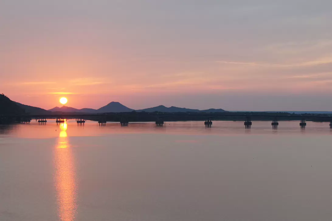Big_Dam_Bridge-013