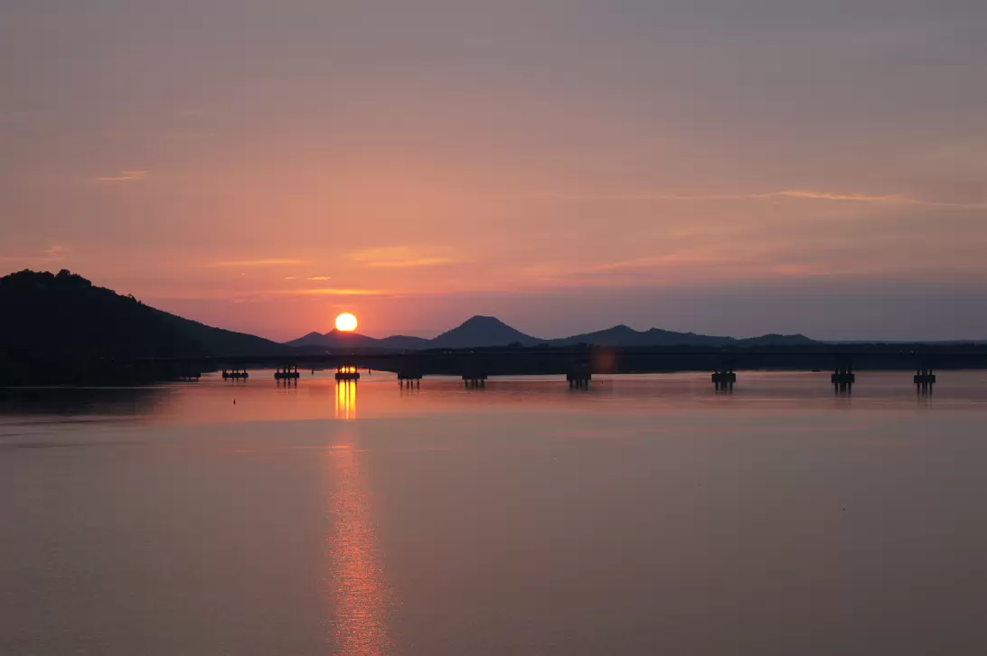 Big_Dam_Bridge-020