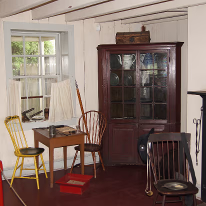 Independence_Day_2011-014 The writting desk.