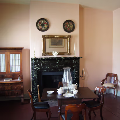 Independence_Day_2011-035 Inside his house.