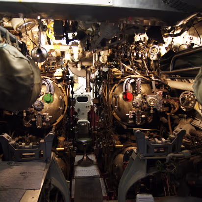Maritime_Museum-014 Aft torpedo room. See the shooters seat in between the tubes?