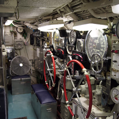 Maritime_Museum-023 The diving station, controls the front diving planes and the ballast tanks.