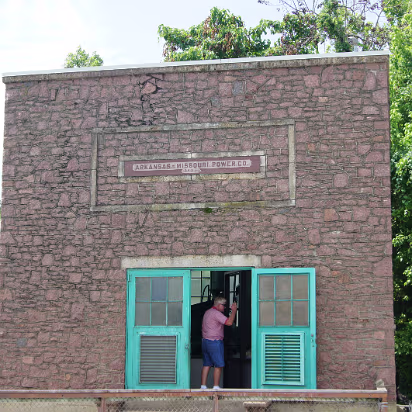 Weekend_Trip_June_2011-008 Old generator house.