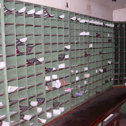 Autumn_2009-009 The sorting bay of the mail car.