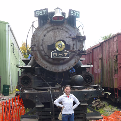 Autumn_2009-014 We wandered into the repair yard and found this steam engine.