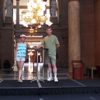 Downtown_Indy_June_2009-022 Hanhan and Gary on stage.