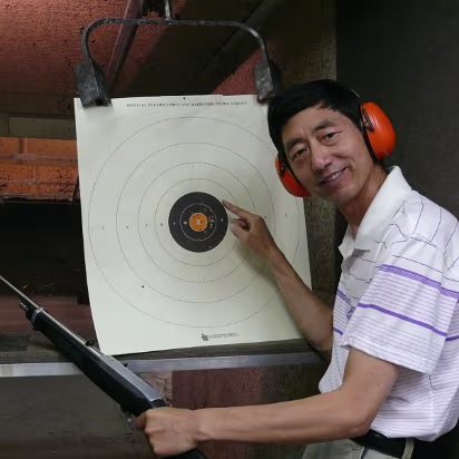 Shooting_Range-001 Hanhan's dad is pretty acurate.