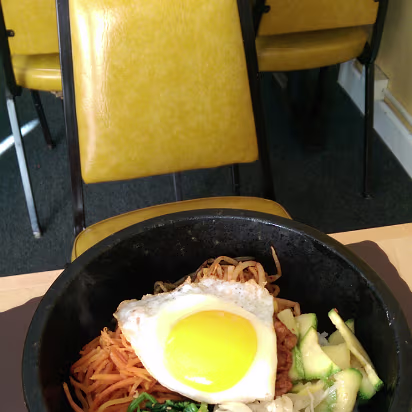 Holyoke_House_Hunt-006