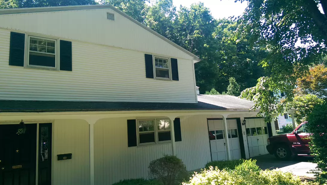 Holyoke_House_Hunt-025