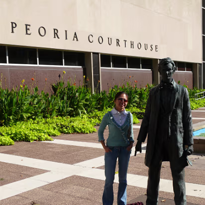 Fall_Color-016 Hanhan and Abe Lincoln at the courthouse.