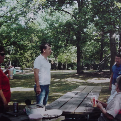 Family-008 Out for a picnic. Linda, me, Eddie, Mom, and Brenda.
