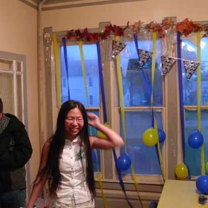 Hanhan_Graduation-027 Hanhan is so happy to see her party room.