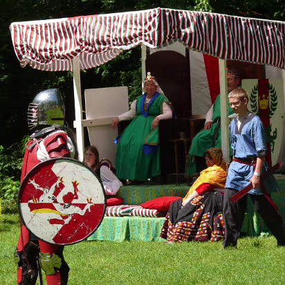 Olde_English_Faire-015 King and Queen waiting for the start of the tournament of arms.