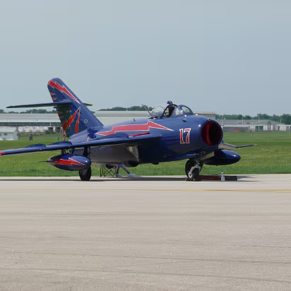 Prairie_Airshow_07-015 A MIG-17, look at the blunt nose.